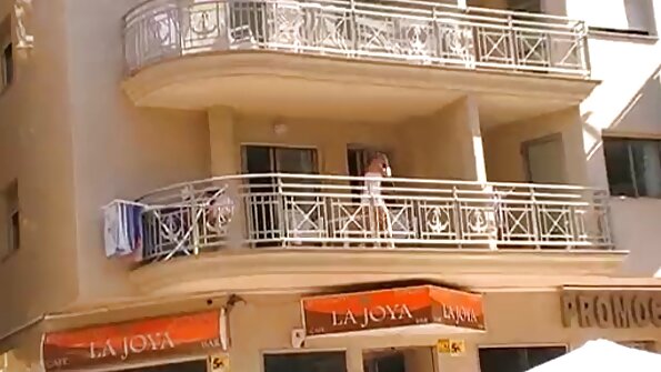 Ένας θεραπευτής μασάζ pervy milf κάνει ένα πολύ καλό μασάζ
