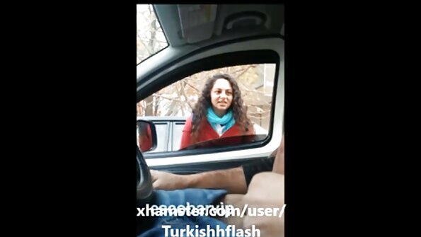 Η εντυπωσιακή ώριμη ξανθιά με το όνομα Simone καρφώνεται στα αποδυτήρια