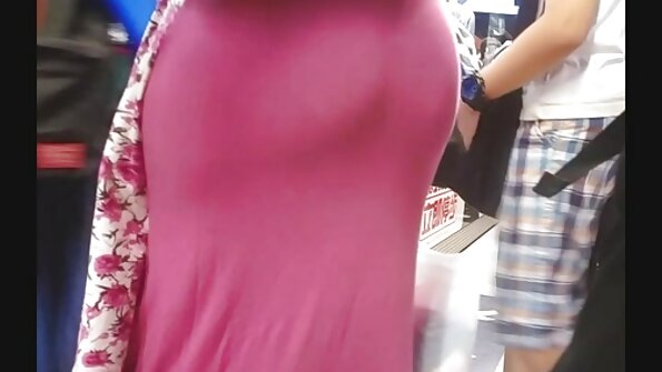 Η καταπληκτική MILF Ava Addams ουρλιάζει από ευχαρίστηση καθώς το μπιλιάρδο της γαμάει τον κώλο